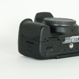 Canon EOS 8000D Canon EOS 8000D