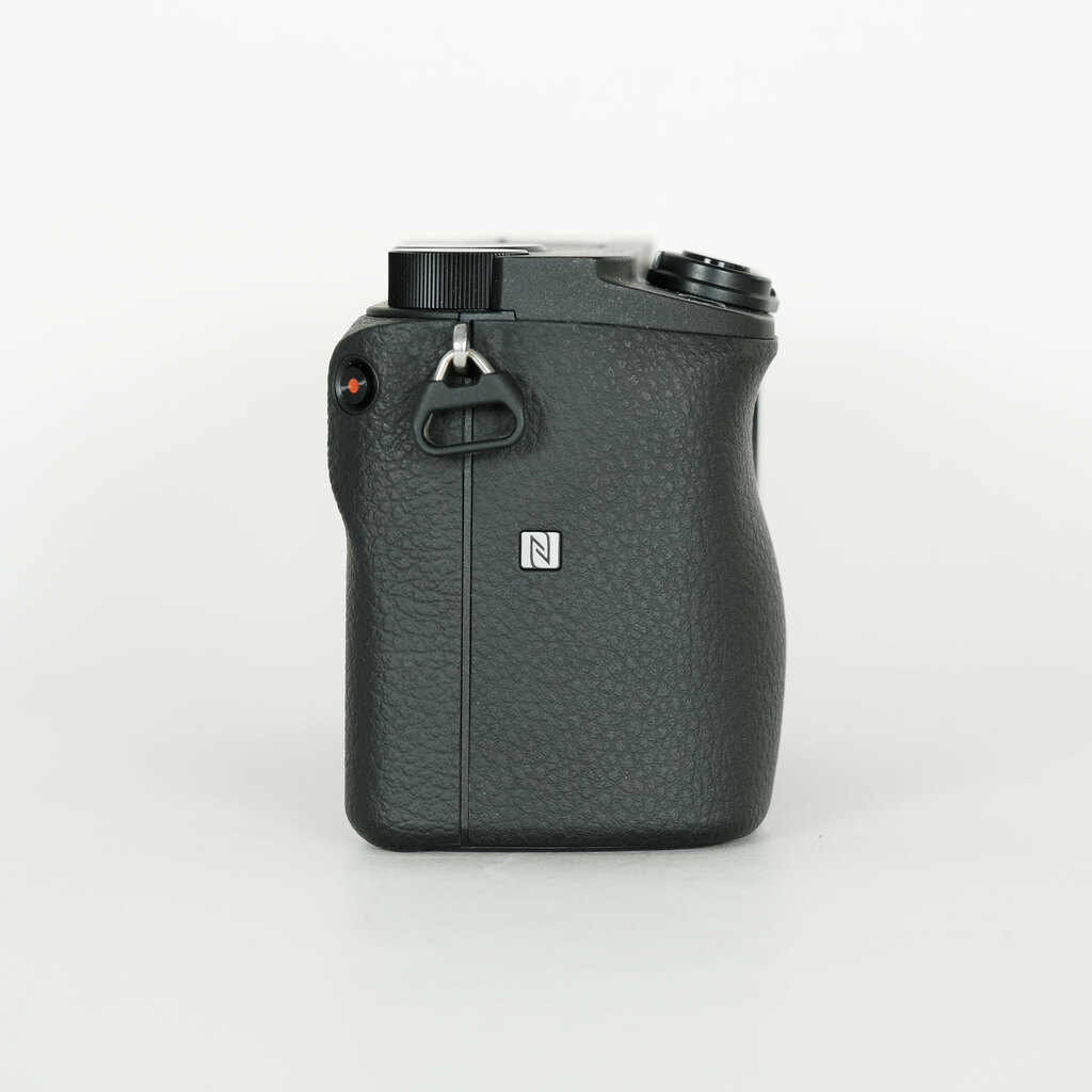 SONY α6400(ILCE-6400) SONY α6400(ILCE-6400)
