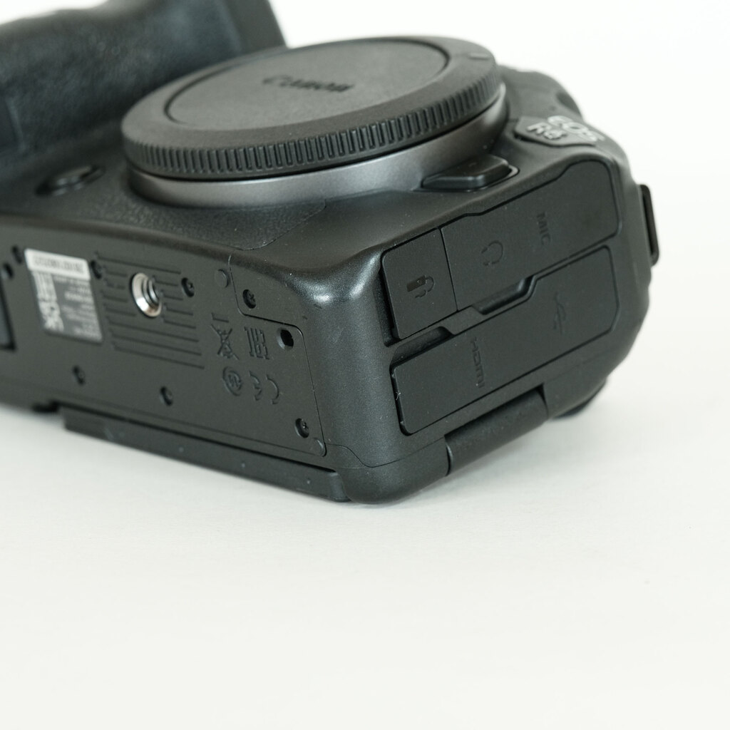 Canon EOS R6 Canon EOS R6