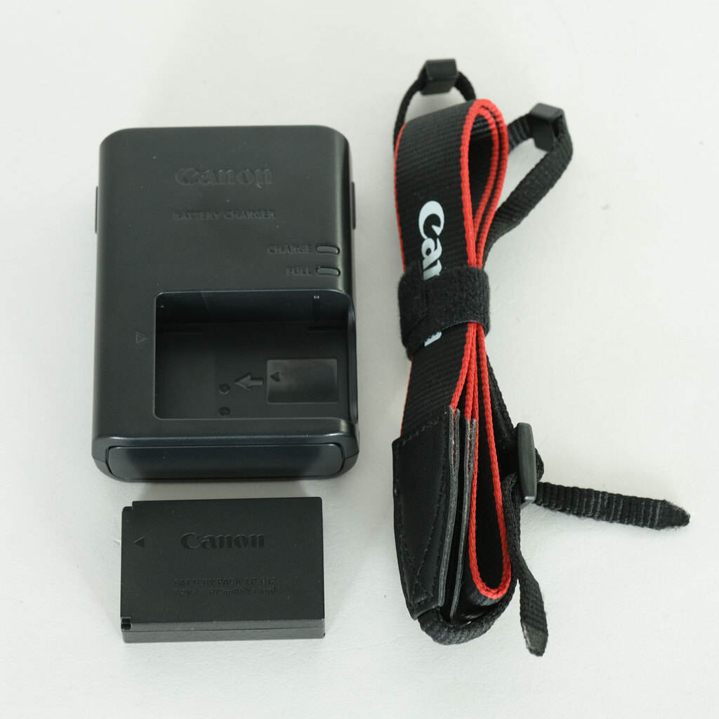 Canon EOS Kiss M Canon EOS Kiss M