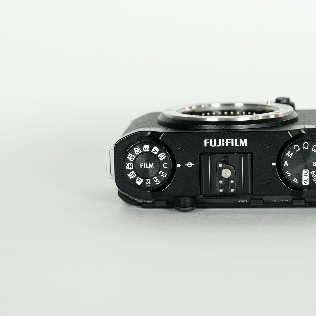 FUJIFILM X-M5