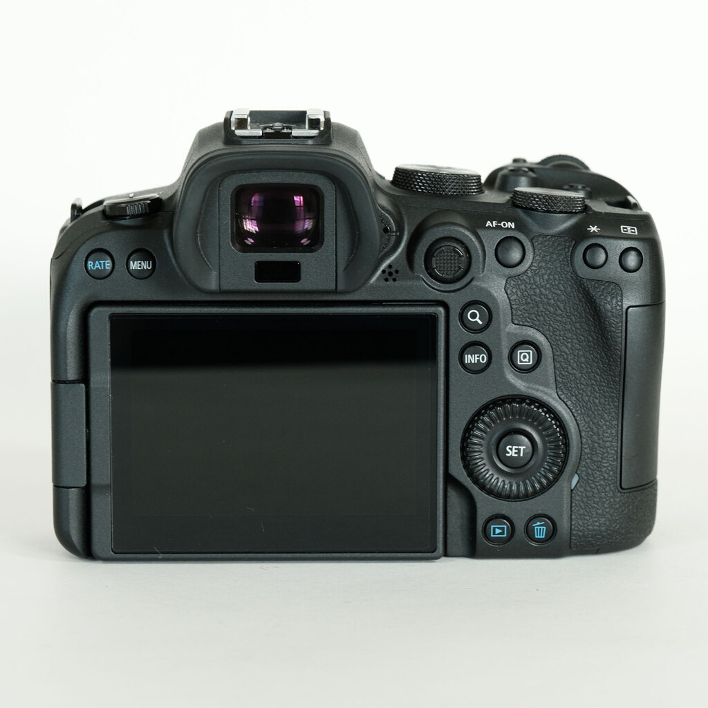 Canon EOS R6 Canon EOS R6