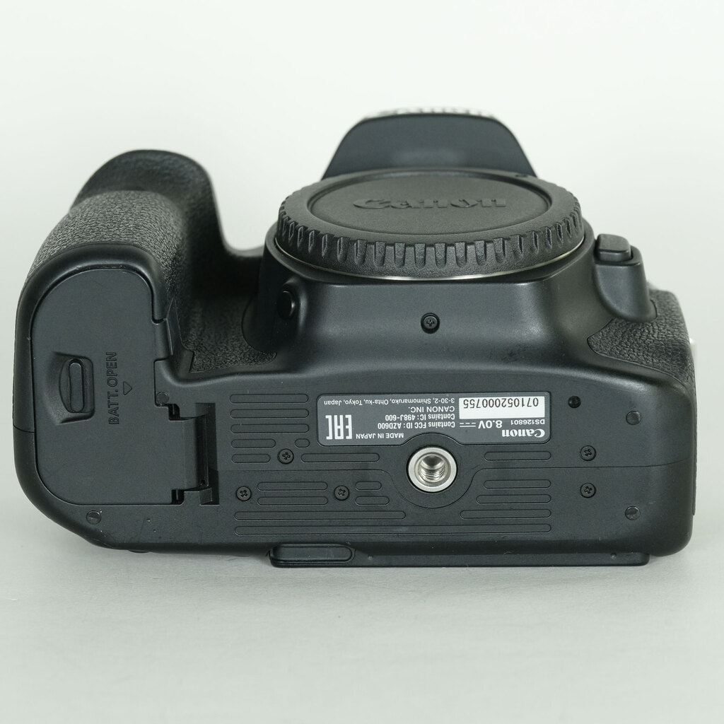 Canon EOS 90D
