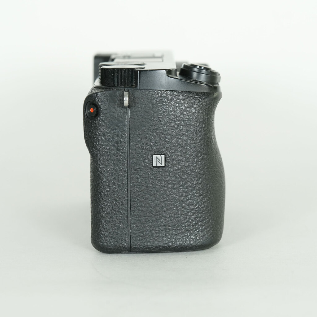 SONY α6100（ILCE-6100）