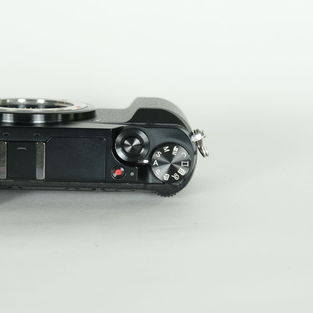 Panasonic LUMIX DMC-GX7MK2 ボディ ブラック