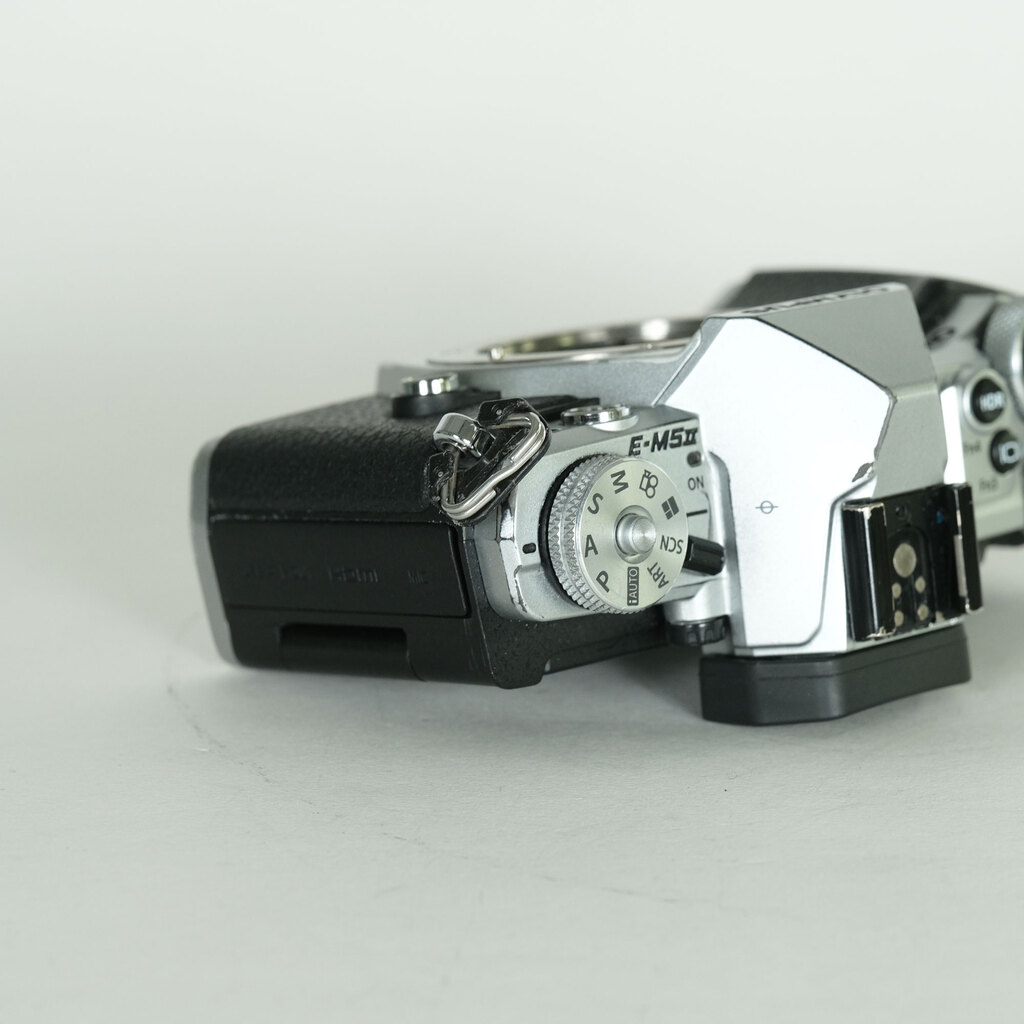OLYMPUS OM-D E-M5 Mark II OLYMPUS OM-D E-M5 Mark II