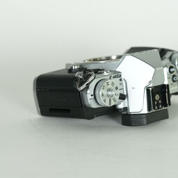 OLYMPUS OM-D E-M5 Mark II OLYMPUS OM-D E-M5 Mark II