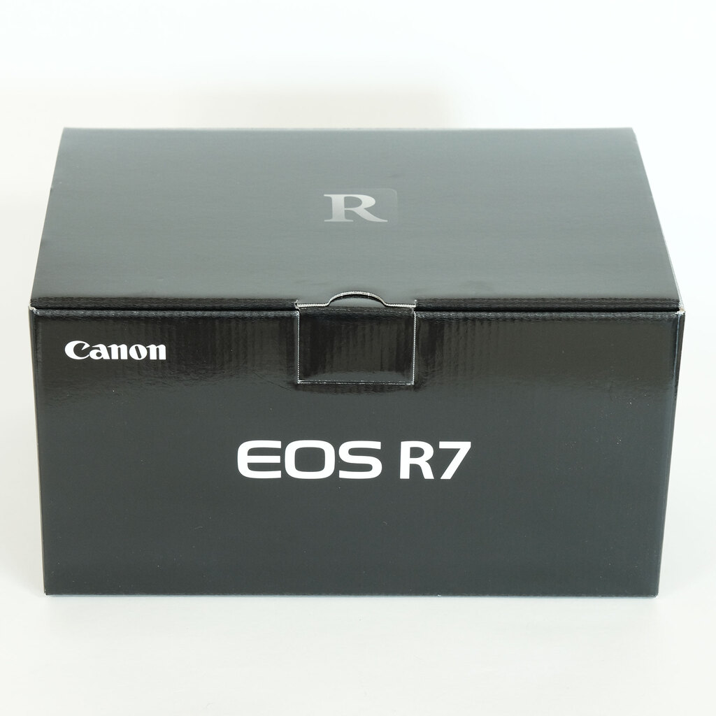Canon EOS R7 Canon EOS R7