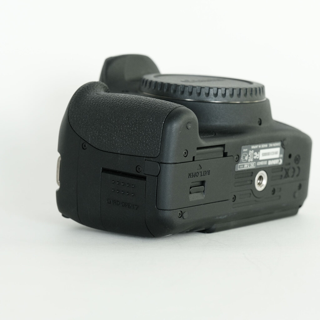 ⚠ジャンク品 Canon EOS Kiss X7i 本体のみ Canon EOS Kiss X7iの出品 | ONE SCENE（ワンシーン）