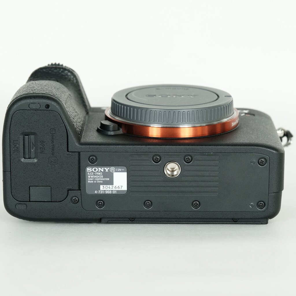 概ね良品 フルサイズ α7RIII ILCE-7RM3 シャッター回数1.6万回 α7R III ボディ ILCE-7RM3 シャッター回数9000回以下 【K1018