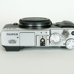 FUJIFILM X-E1 シルバー FUJIFILM X-E1 シルバー