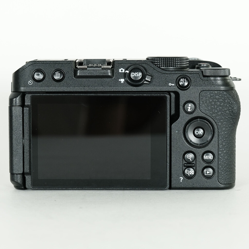 【ジャンク】Nikon Z30 ボディのみ Nikon Z30の出品 | ONE SCENE(ワンシーン)