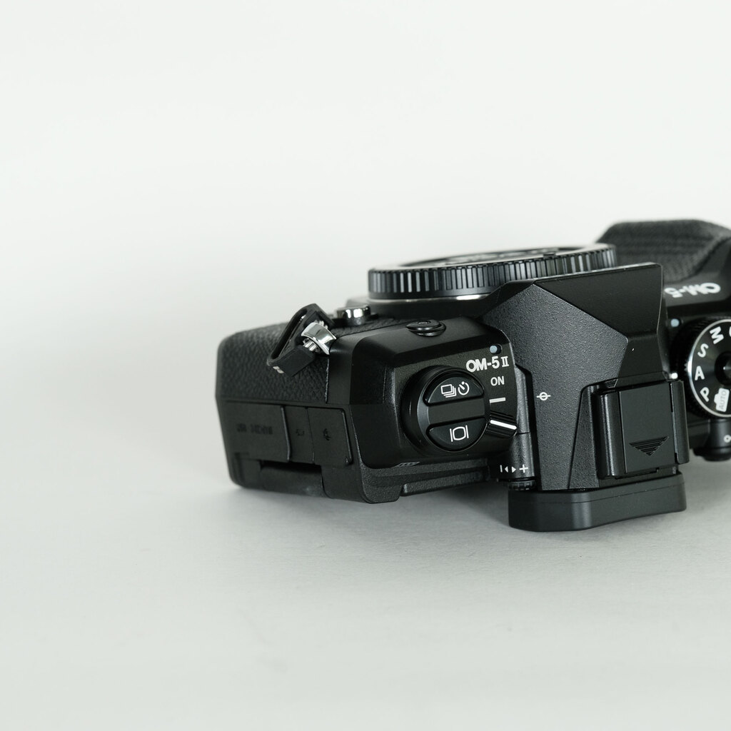 OM SYSTEM OM-5 Mark II ボディ ブラックの出品 | ONE SCENE