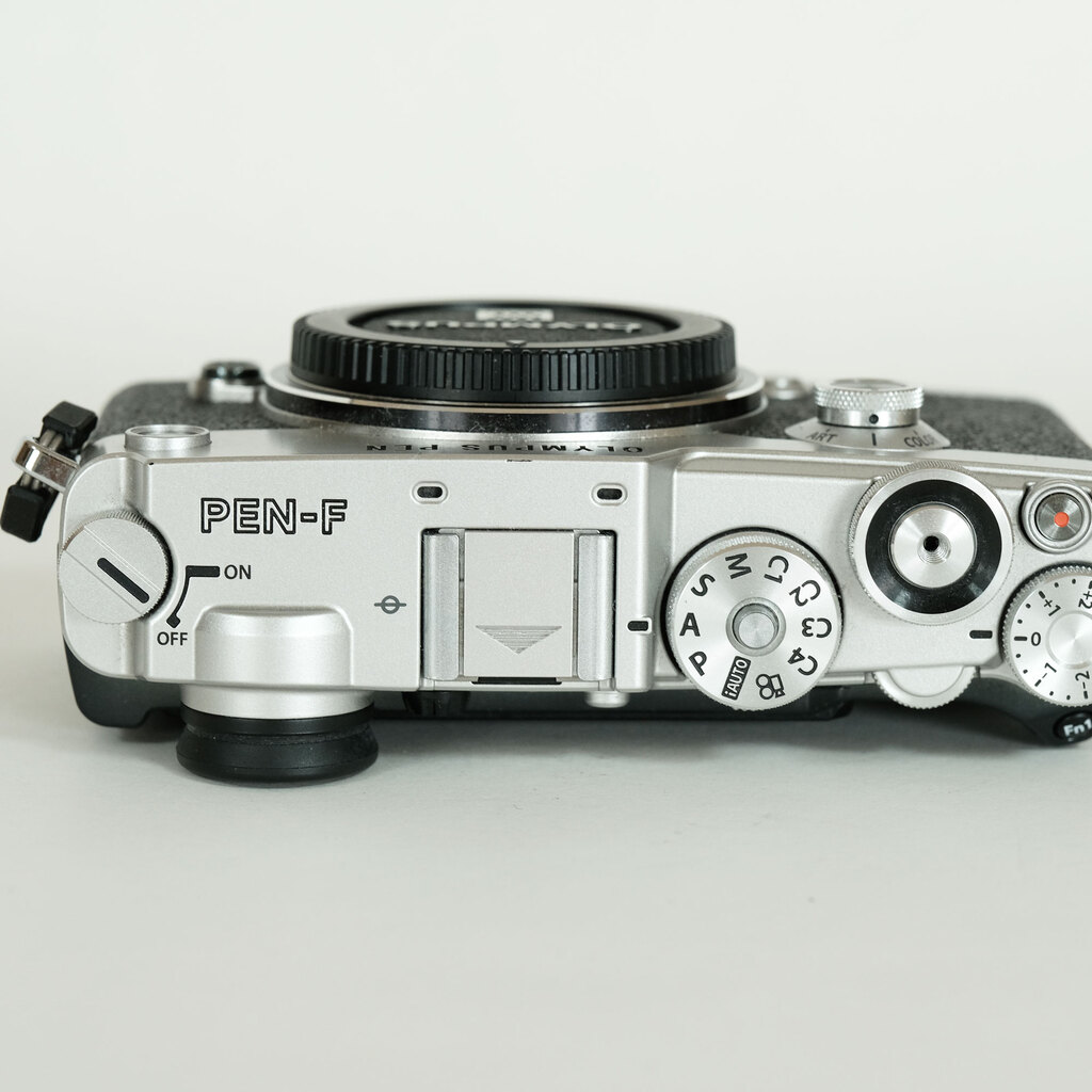 OLYMPUS PEN-F OLYMPUS PEN-F