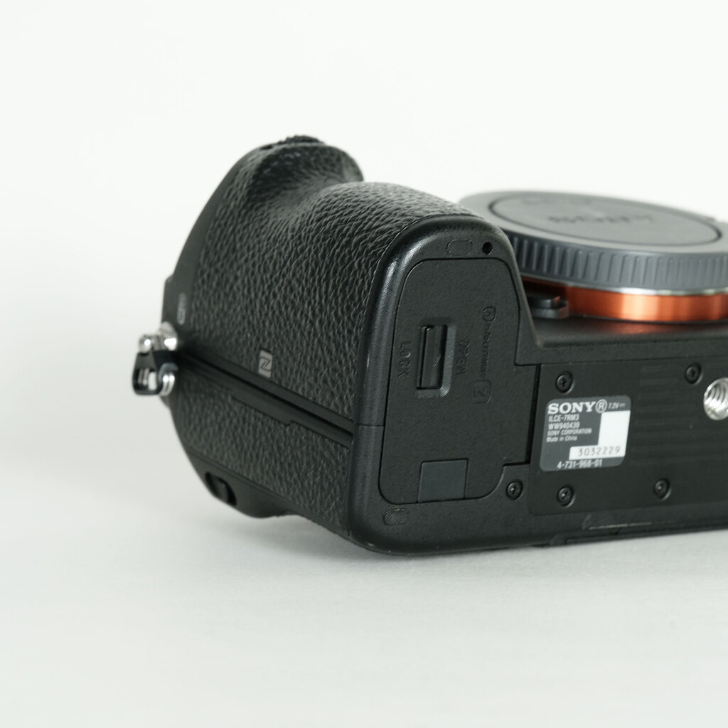 SONY α7R III(ILCE-7RM3) SONY α7R III(ILCE-7RM3)
