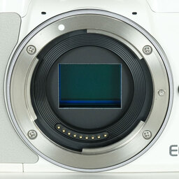 Canon EOS Kiss M Canon EOS Kiss M