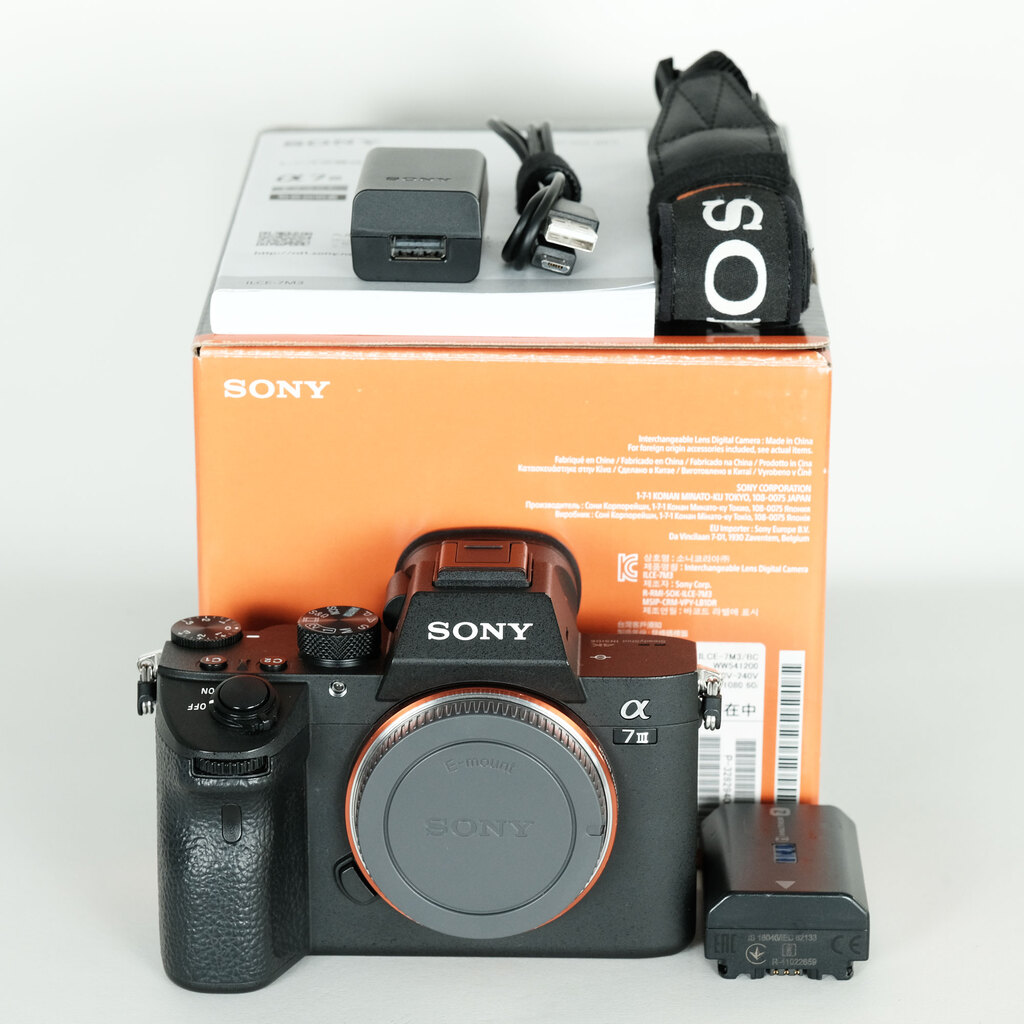 SONY α7 III（ILCE-7M3）の出品 | ONE SCENE（ワンシーン）