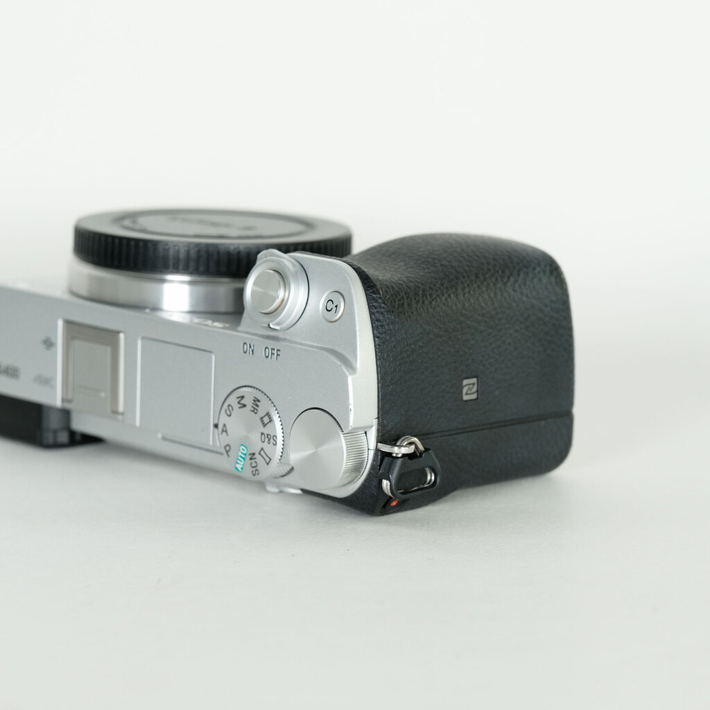 SONY α6400(ILCE-6400) SONY α6400(ILCE-6400)