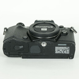 OLYMPUS OM-D E-M5 Mark II