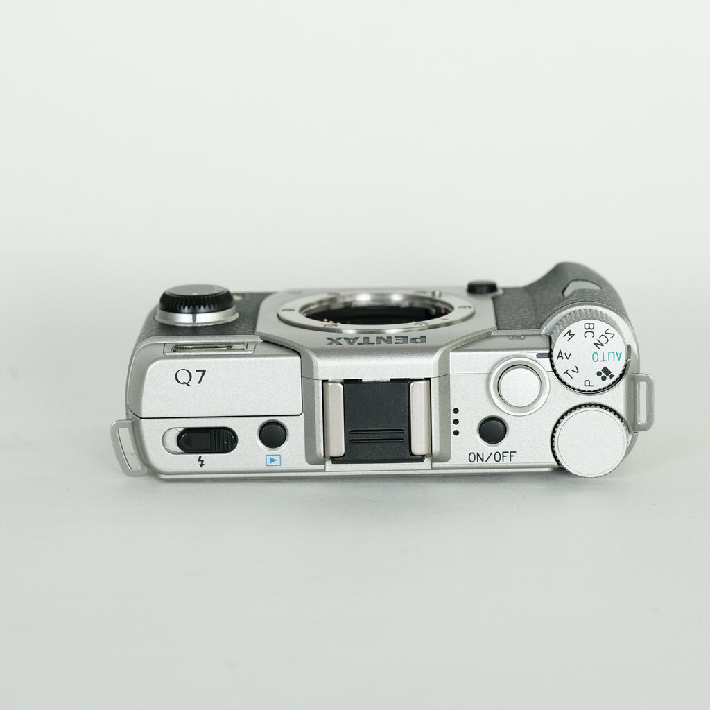 PENTAX Q7 ズームレンズキット シルバー