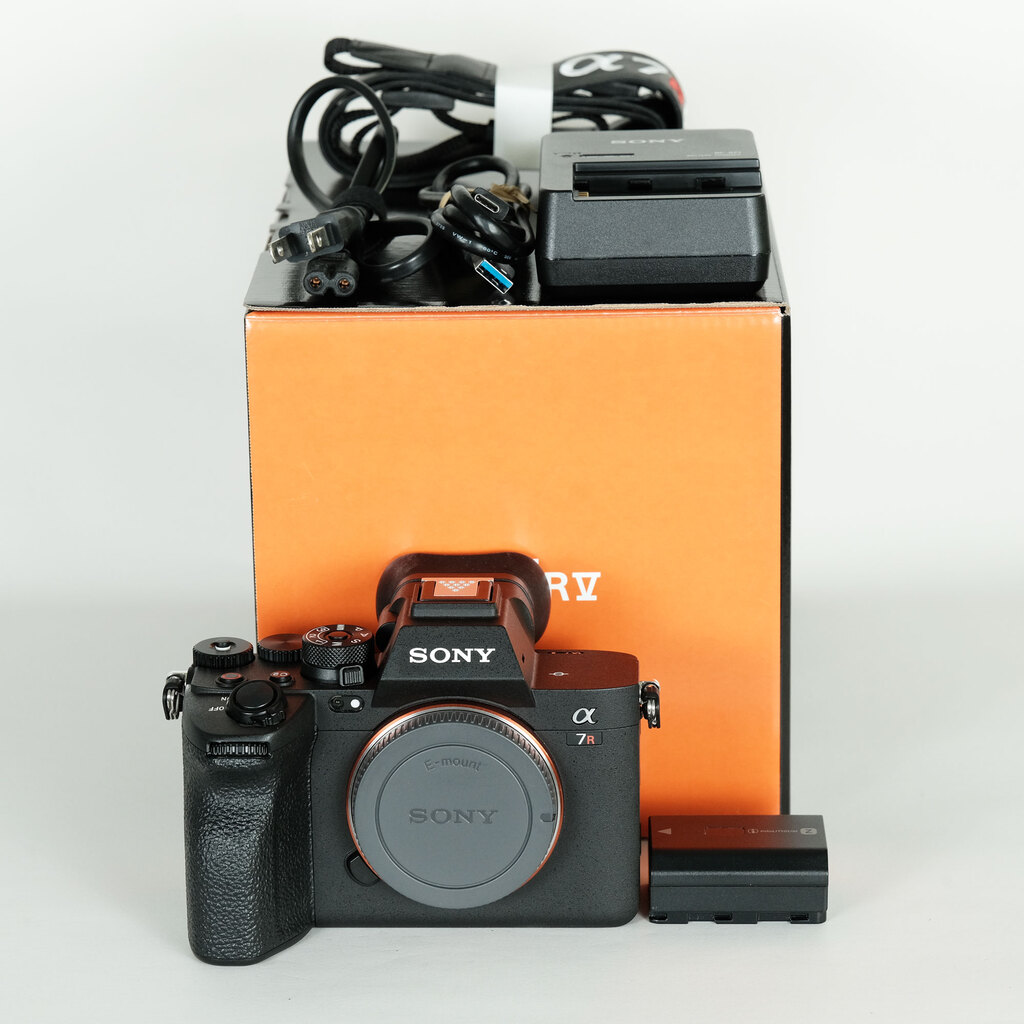 【美品】SONY α7R V ILCE-7RM5 α7R V | デジタル一眼カメラα（アルファ） | ソニー