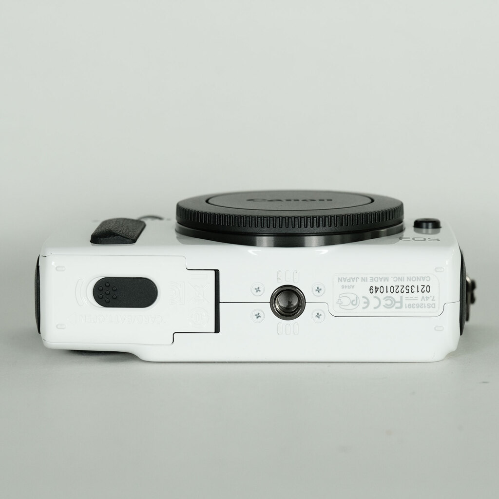 EOS M ホワイト Canon EOS M ボディ ホワイトの出品 | ONE SCENE（ワンシーン）