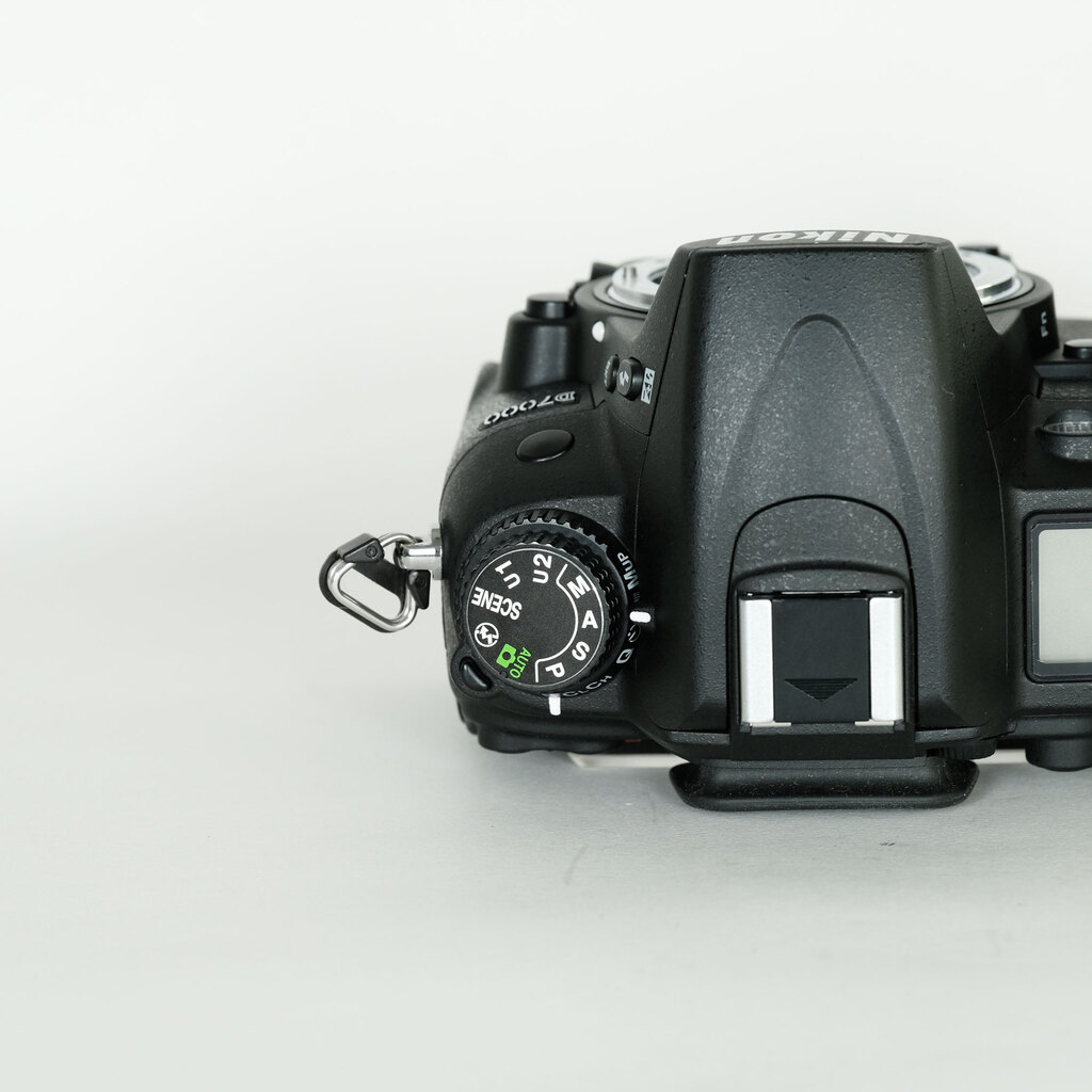 本日18:00までの出品！Nikon D7000ボディ・レンズとカバー付 Nikon D7000の出品 | ONE SCENE（ワンシーン）