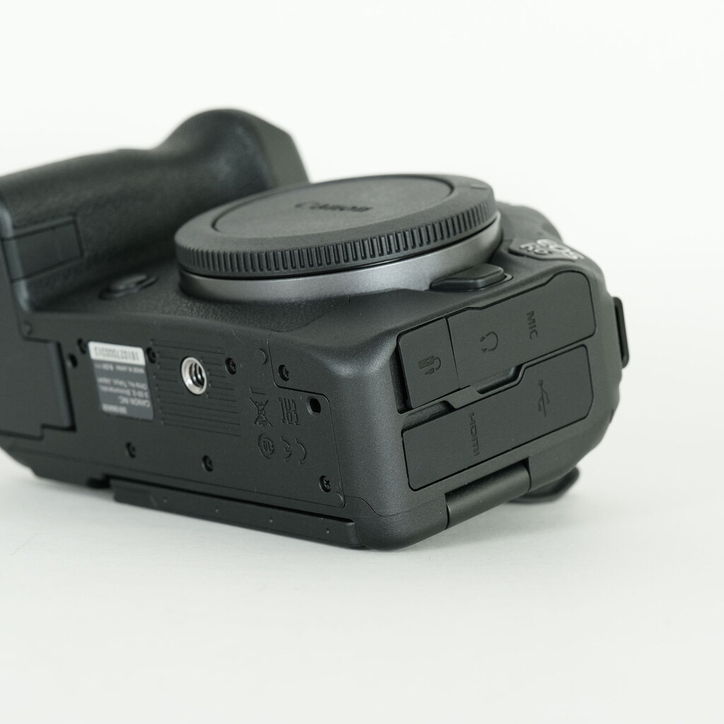 Canon EOS R6 Canon EOS R6