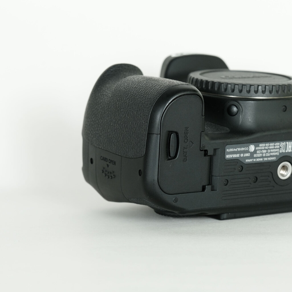 Canon EOS 80Dの出品 | ONE SCENE（ワンシーン）