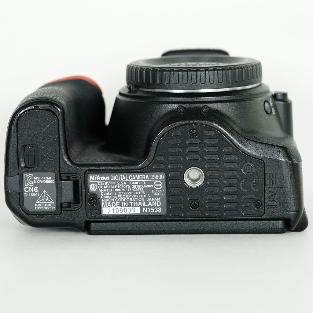 奈々　nikon D5600 ※消されたので再出品 奈々様専用 nikon D5600 ※消されたので再出品