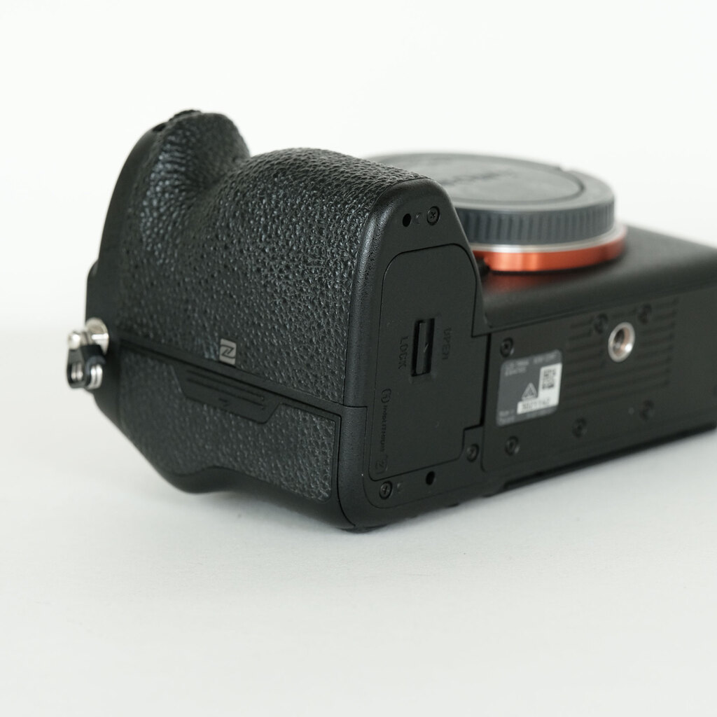 SONY α7RIV ボディ ILCE-7RM4A   【後期モデル 液晶下部にSONYロゴなし】 SONY α7RIV ボディ ILCE-7RM4A   【後期モデル 液晶下部にSONYロゴなし】