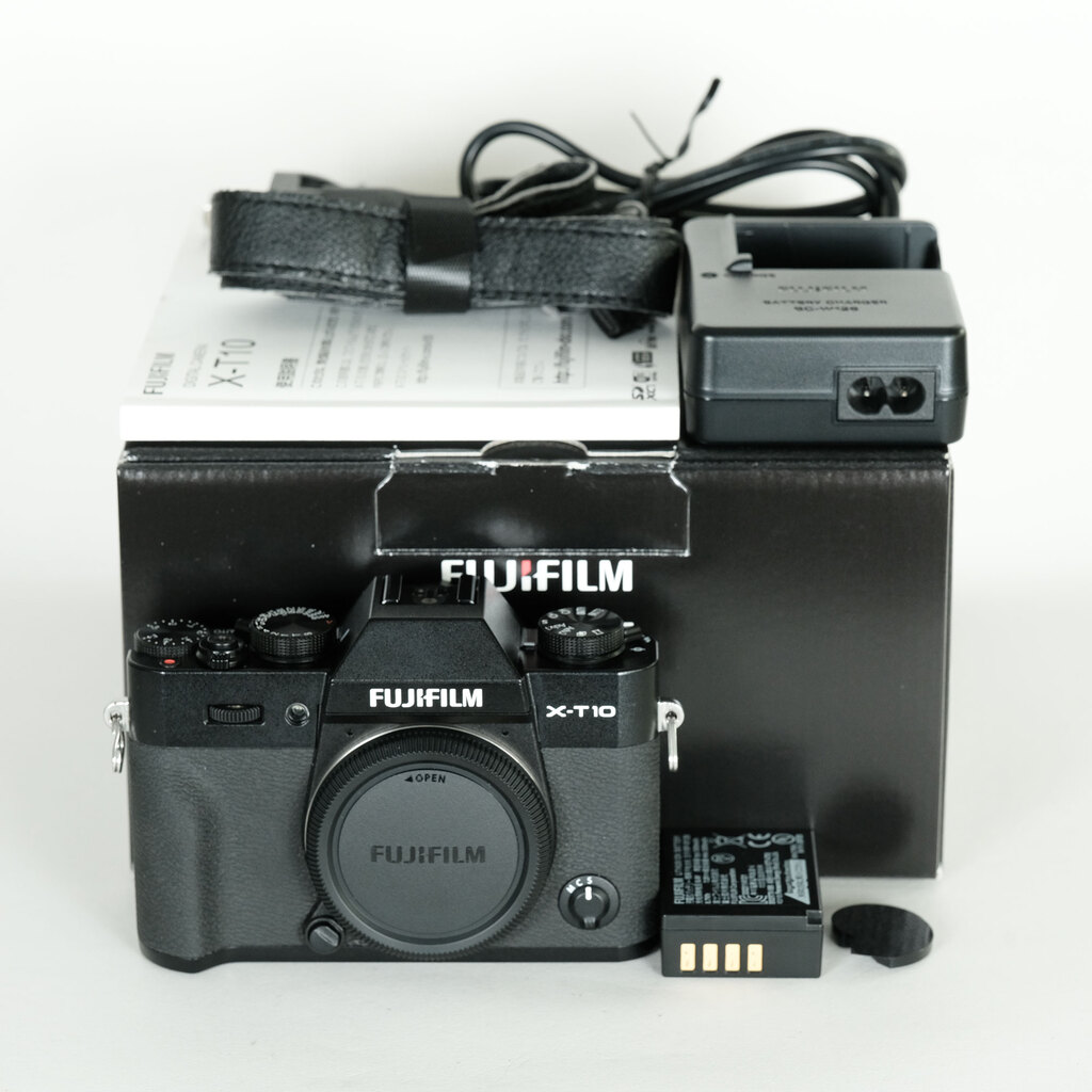 FUJIFILM ミラーレス一眼 X-T10 ボディ　ブラック Amazon.co.jp: FUJIFILM ミラーレス一眼 X-T10 ボディ ブラック