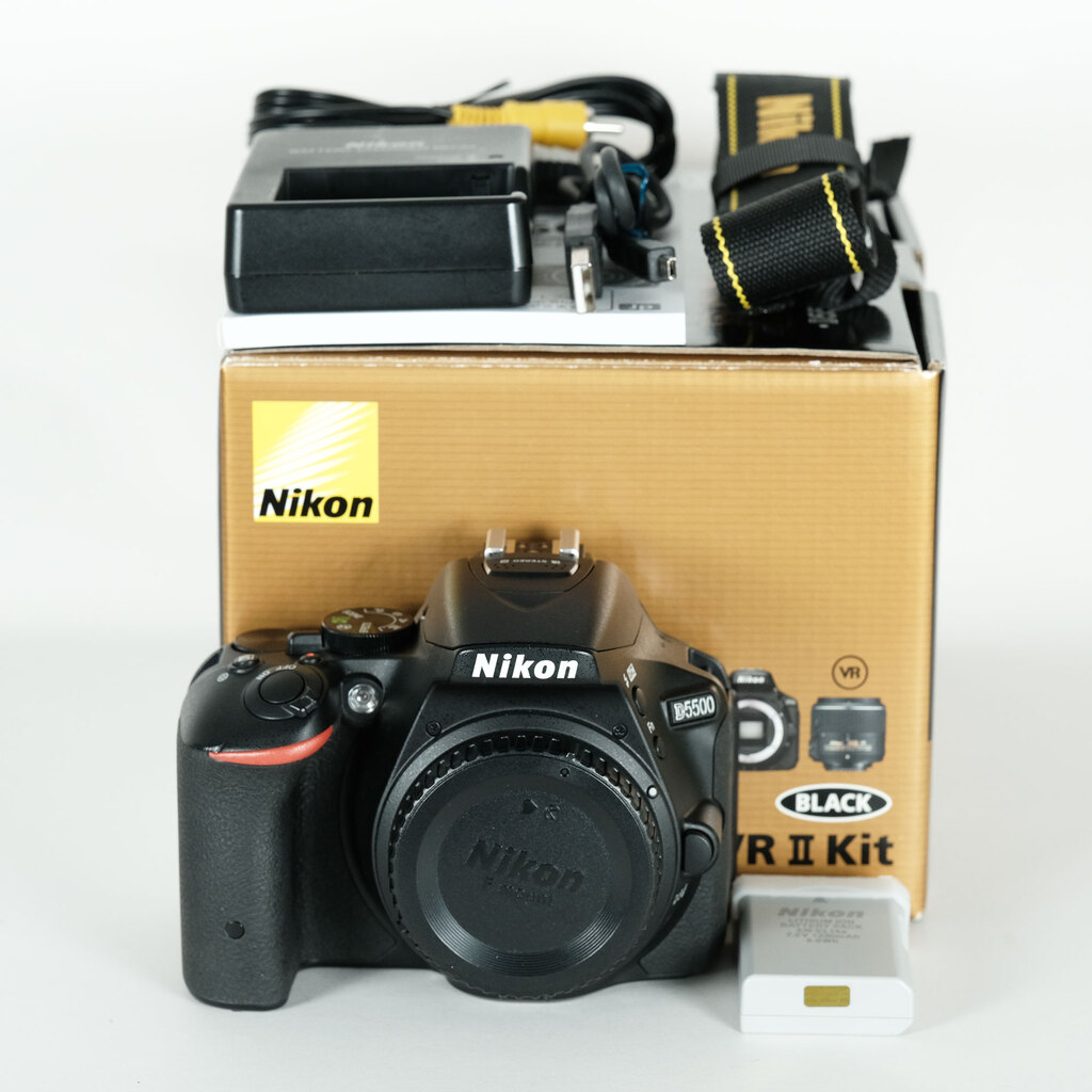 Nikon D5500の出品 | ONE SCENE（ワンシーン）