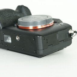 SONY α7RIV ボディ ILCE-7RM4A   【後期モデル 液晶下部にSONYロゴなし】 SONY α7RIV ボディ ILCE-7RM4A   【後期モデル 液晶下部にSONYロゴなし】