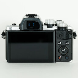 OLYMPUS OM-D E-M10 Mark II OLYMPUS OM-D E-M10 Mark II