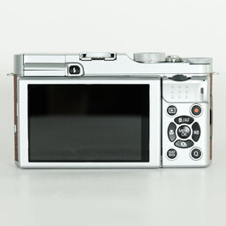 FUJIFILM X-A1 ボディ ブラウン FUJIFILM X-A1 ボディ ブラウン