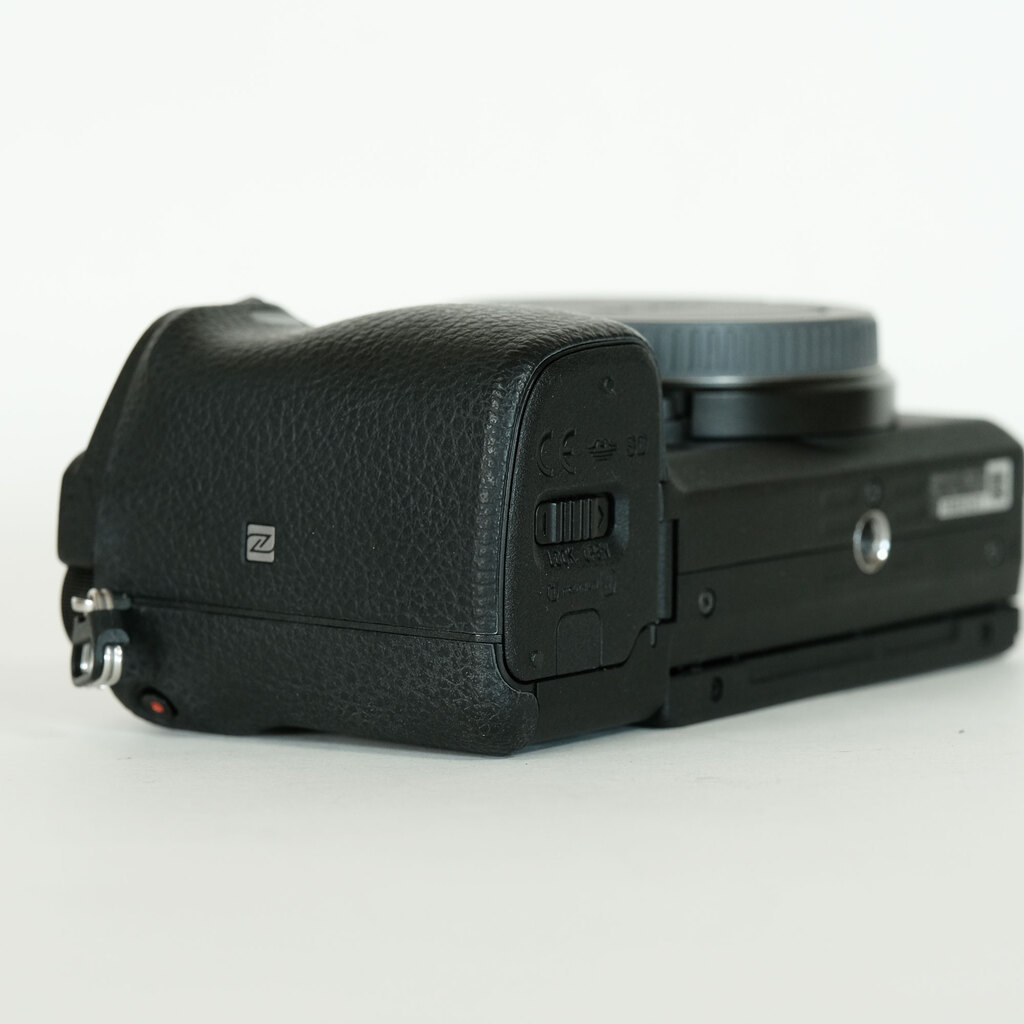 SONY α6400(ILCE-6400) SONY α6400(ILCE-6400)