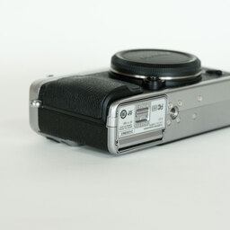 FUJIFILM X-E1 シルバー FUJIFILM X-E1 シルバー
