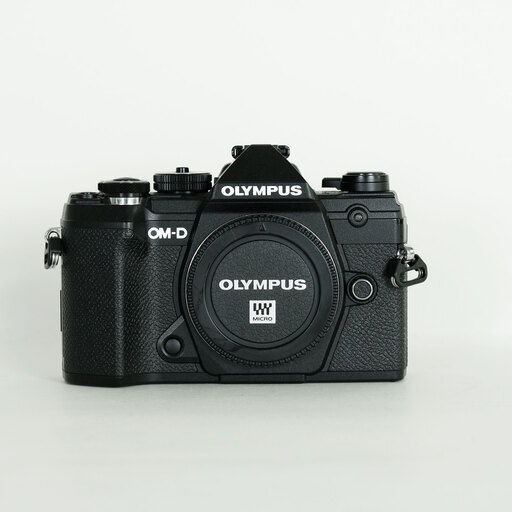 OLYMPUS OM-D E-M5 Mark III