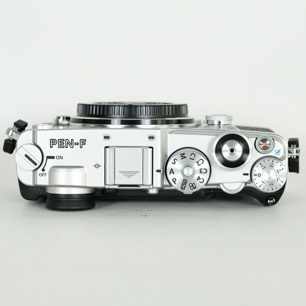 OLYMPUS PEN-F