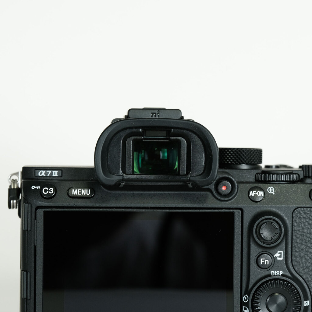 SONY α7 III(ILCE-7M3) SONY α7 III(ILCE-7M3)