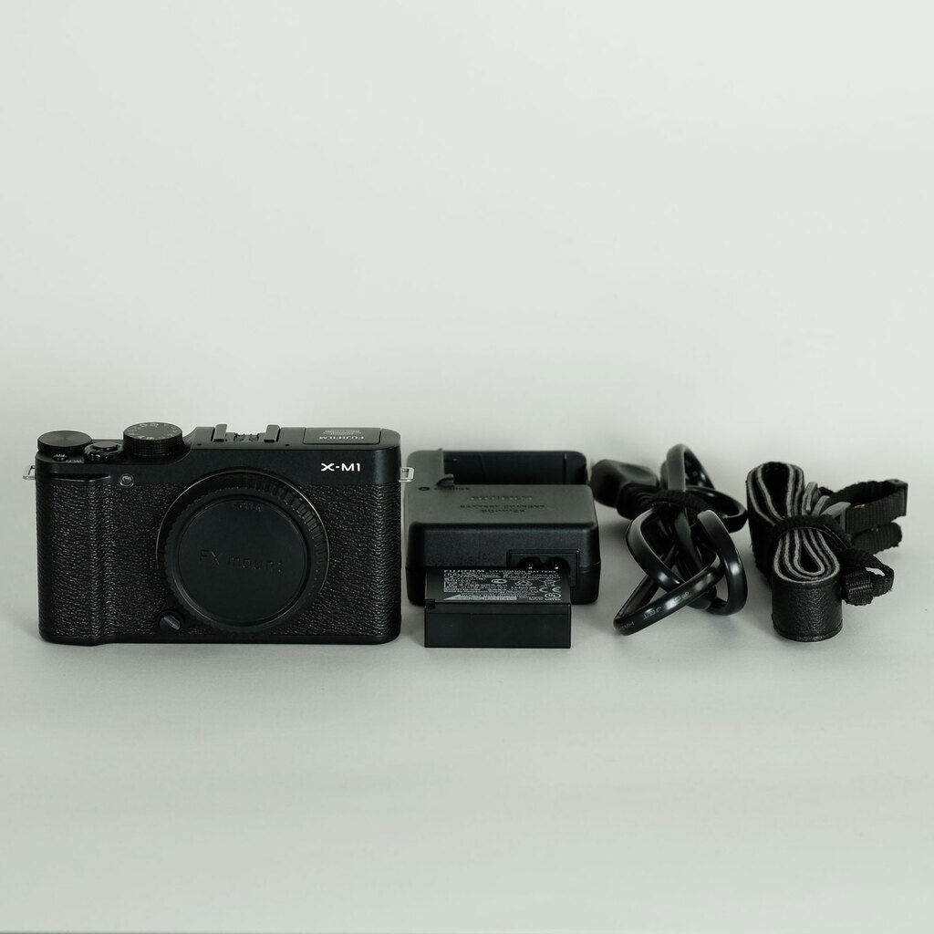 【美品】FUJIFILM X-M1ボディ FUJIFILM 中古 1年保証 美品 X-M1 ボディ ブラック : Premier