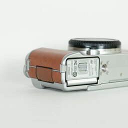 FUJIFILM X-M1 ボディ ブラウン FUJIFILM X-M1 ボディ ブラウン