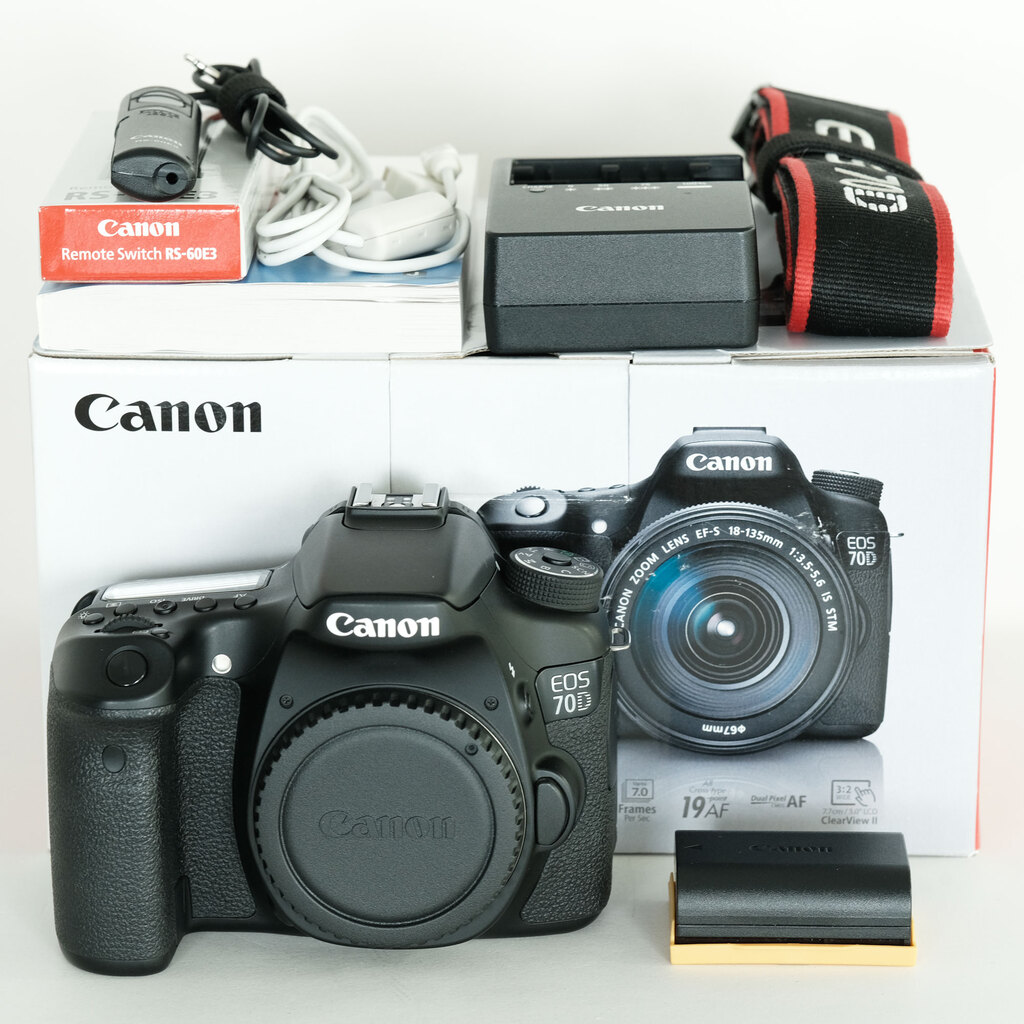 キヤノン Canon EOS 70D ボディ＋付属品一式＋おまけ ※箱無し Canon EOS 70D ボディ 本体 シャッター数少 一眼レフ 箱あり
