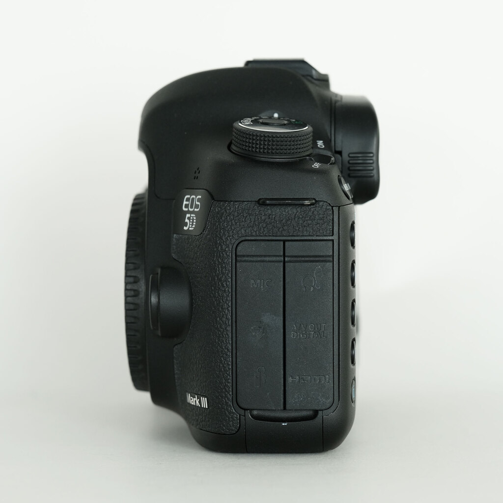 Canon EOS 5D Mark III Canon EOS 5D Mark III