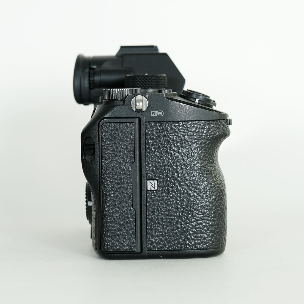 SONY α7 III(ILCE-7M3) SONY α7 III(ILCE-7M3)