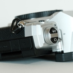 OLYMPUS OM-D E-M5 Mark III