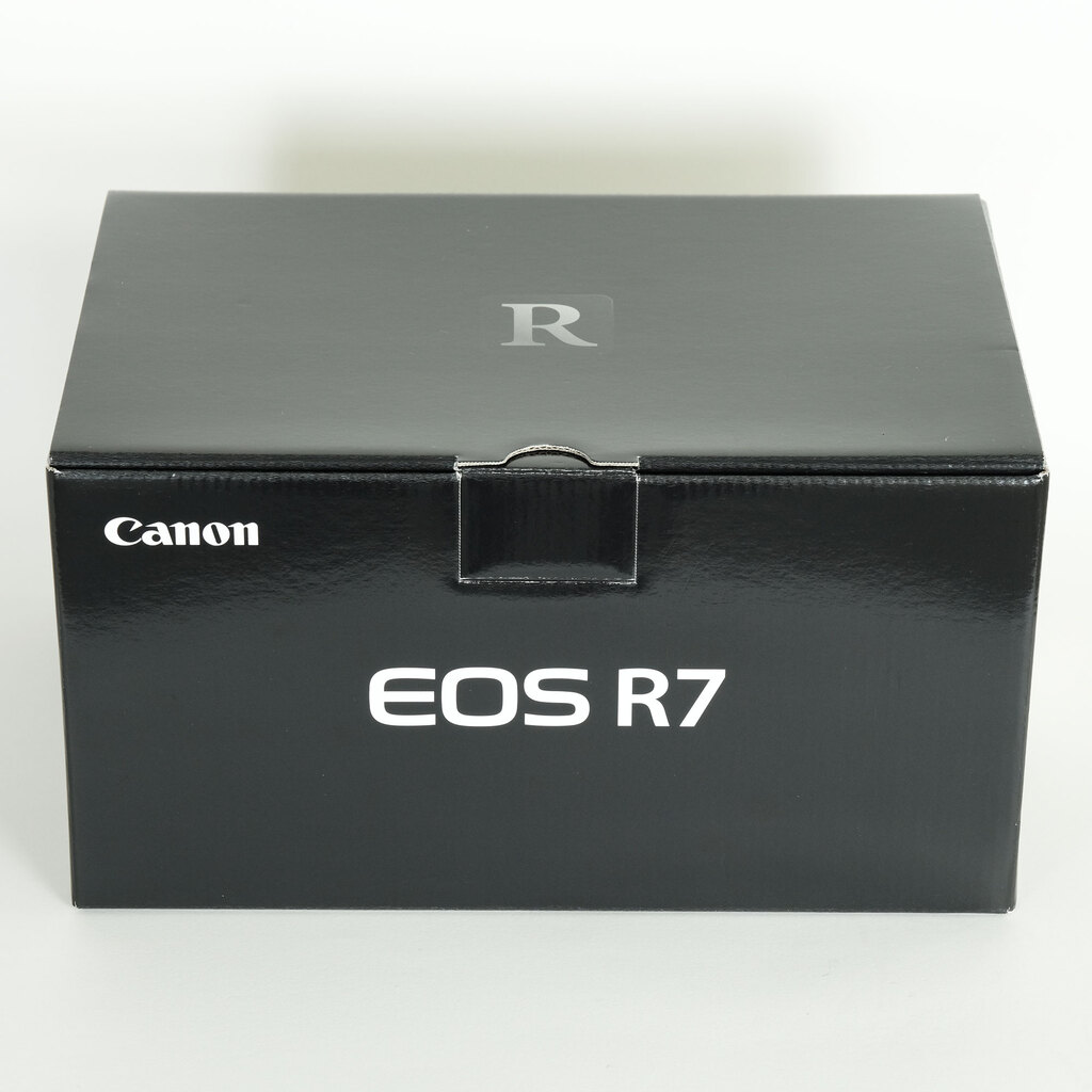 Canon EOS R7 Canon EOS R7