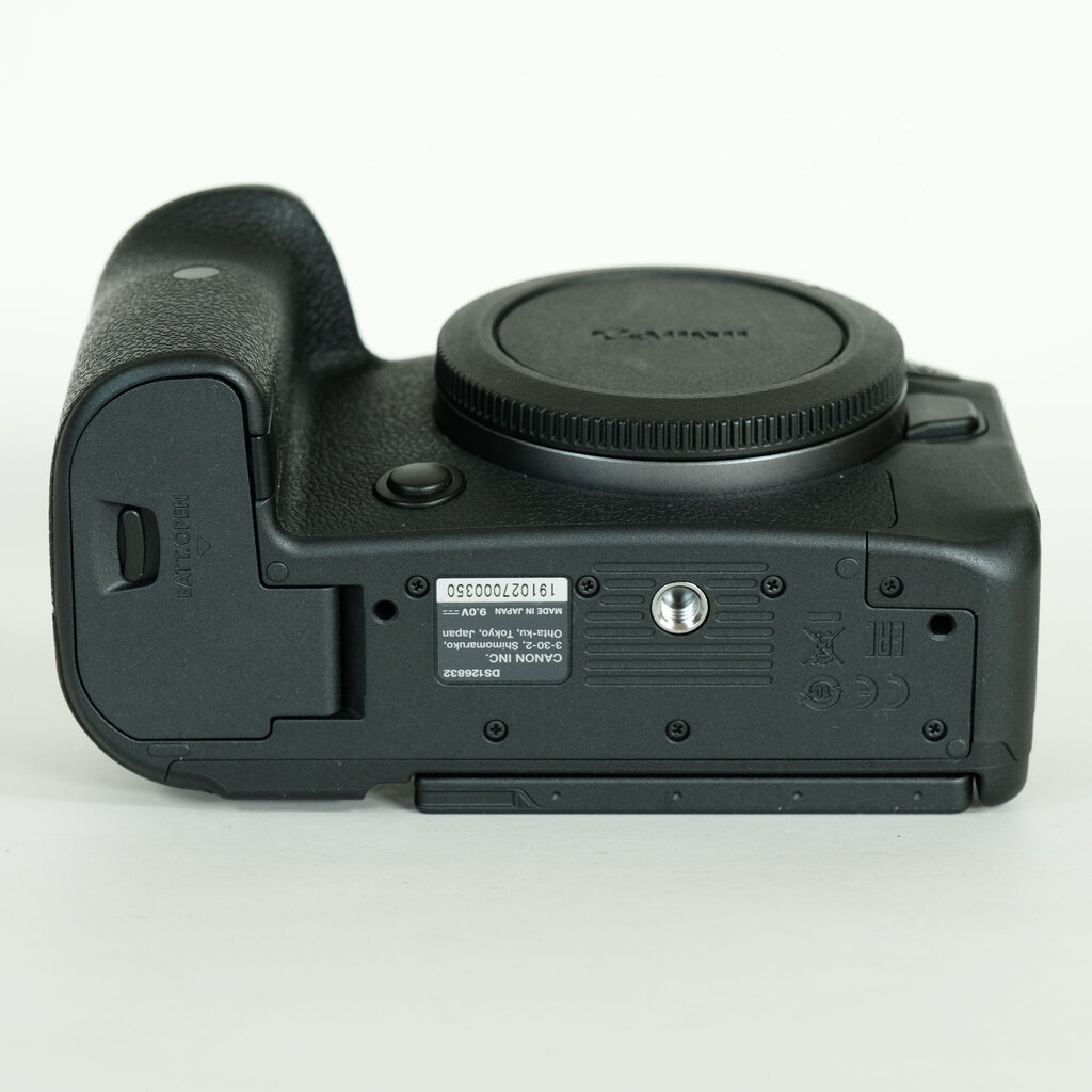 Canon EOS R6 Canon EOS R6