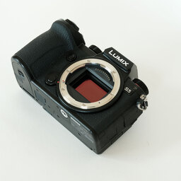 Panasonic LUMIX DC-S5 Panasonic LUMIX DC-S5